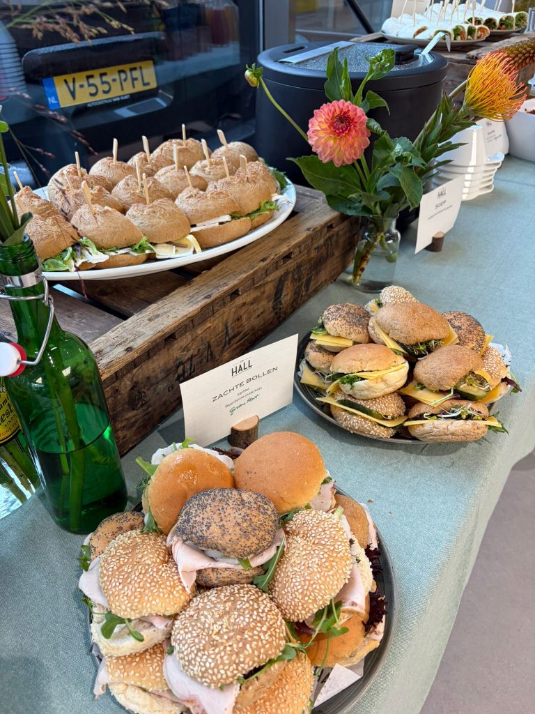 Broodjes van de HALL voor de lunch