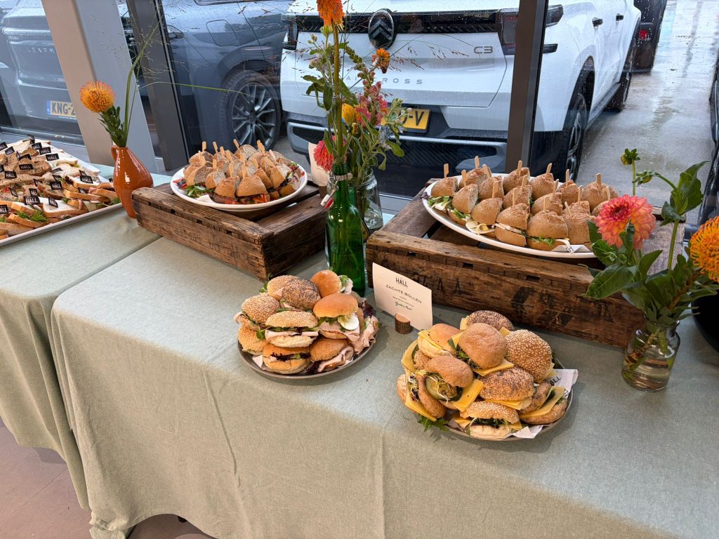 Lunchbuffet met broodjes op locatie