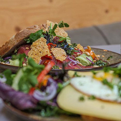 Salade met kip bij de HALL in Woerden